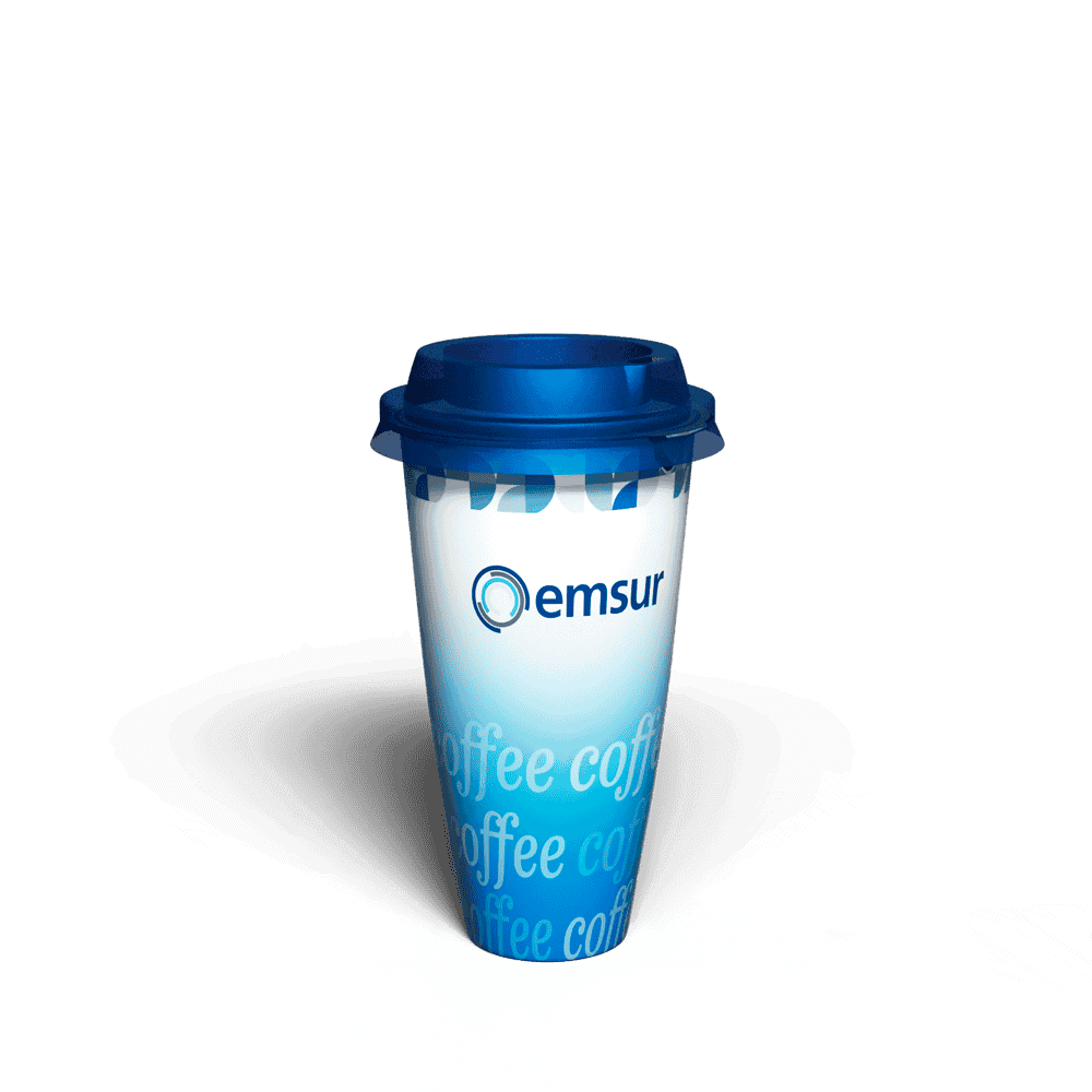 Bote de café desechable con tapa azul, con logo de emsur, sobre fondo negro con sombra.