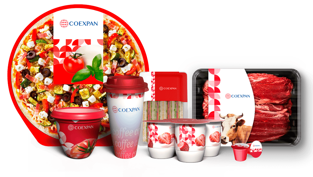 Bodegón mostrando variedad de envases para pizza, café, carne y lácteos de Coexpan.