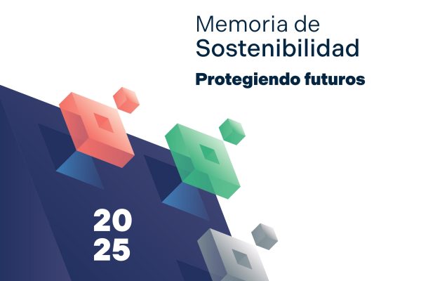 Portada de la Memoria de Sostenibilidad 2025 de Grupo Lantero, con el lema «Protegiendo futuros» y cubos isométricos de colores sobre fondo azul.