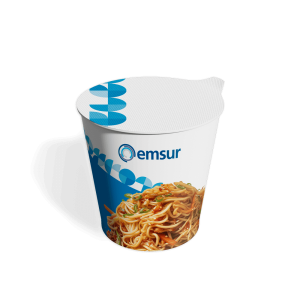 Arroz instantáneo en envase blanco y azul con imagen de fideos salteados y el logo de Emsur.